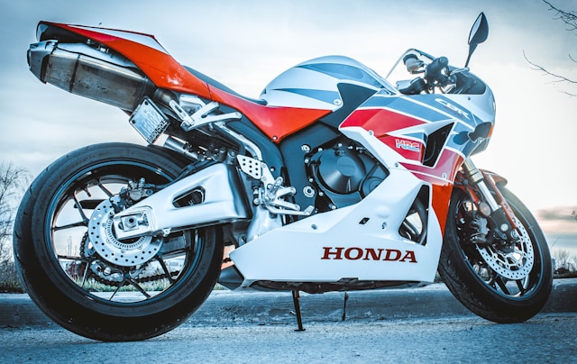 white-and-orange-honda-sportbike